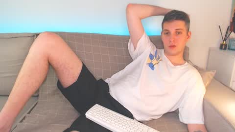 Snapshot of oliver_hort chatting on January 28, 2025, 7:00 pm Oliver online show from January 28, 2025, 7:00 pm