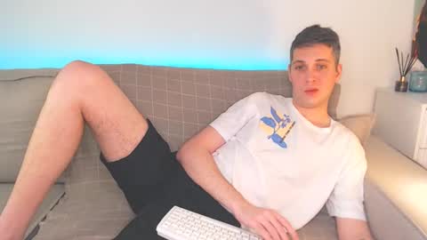 Snapshot of oliver_hort chatting on January 31, 2025, 7:08 pm Oliver online show from January 31, 2025, 7:08 pm