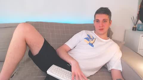 Snapshot of oliver_hort chatting on February 7, 2025, 12:28 pm Oliver online show from February 7, 2025, 12:28 pm