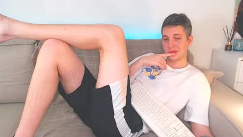 Snapshot of oliver_hort chatting on February 7, 2025, 3:30 pm Oliver online show from February 7, 2025, 3:30 pm