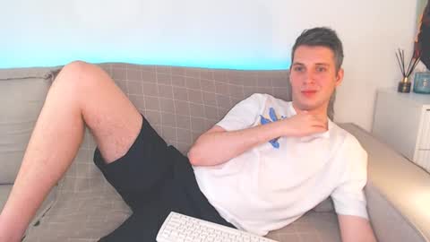 Snapshot of oliver_hort chatting on February 8, 2025, 2:05 pm Oliver online show from February 8, 2025, 2:05 pm