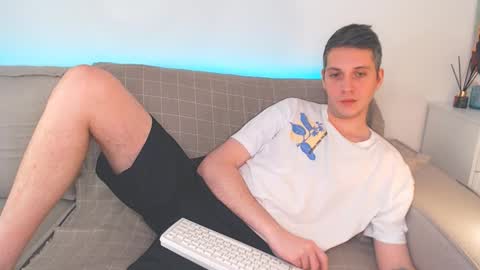 Snapshot of oliver_hort chatting on February 9, 2025, 3:45 pm Oliver online show from February 9, 2025, 3:45 pm