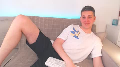 Snapshot of oliver_hort chatting on February 28, 2025, 1:47 pm Oliver online show from February 28, 2025, 1:47 pm