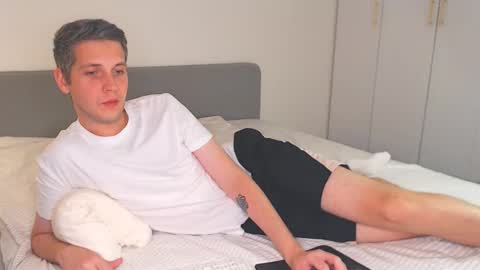 Snapshot of oliver_hort chatting on September 15, 2025, 5:57 pm Oliver online show from September 15, 2025, 5:57 pm