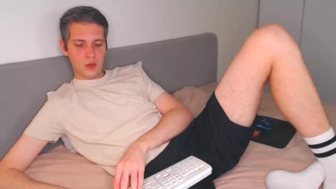 Snapshot of oliver_hort chatting on October 5, 2025, 6:06 pm Oliver online show from October 5, 2025, 6:06 pm