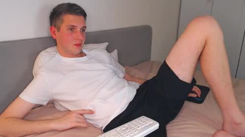 Snapshot of oliver_hort chatting on October 22, 2025, 5:45 pm Oliver online show from October 22, 2025, 5:45 pm