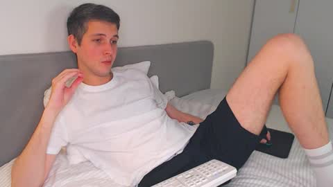 Snapshot of oliver_hort chatting on November 18, 2025, 4:55 pm Oliver online show from November 18, 2025, 4:55 pm