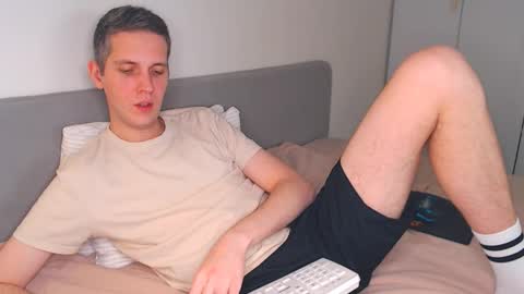 Snapshot of oliver_hort chatting on December 20, 2025, 5:09 pm Oliver online show from December 20, 2025, 5:09 pm