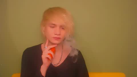 Snapshot of oliver_sweet_ chatting on December 11, 2024, 2:52 am Oliver online show from December 11, 2024, 2:52 am