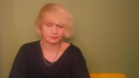 Snapshot of oliver_sweet_ chatting on December 30, 2024, 1:58 am Oliver online show from December 30, 2024, 1:58 am