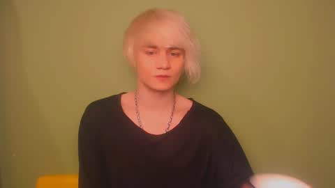 Snapshot of oliver_sweet_ chatting on February 24, 2025, 1:57 am Oliver online show from February 24, 2025, 1:57 am