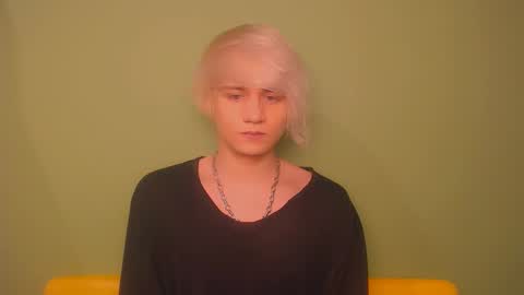 Snapshot of oliver_sweet_ chatting on March 6, 2025, 1:58 am Oliver online show from March 6, 2025, 1:58 am