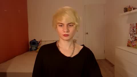 Snapshot of oliver_sweet_ chatting on September 21, 2025, 1:51 am Oliver online show from September 21, 2025, 1:51 am