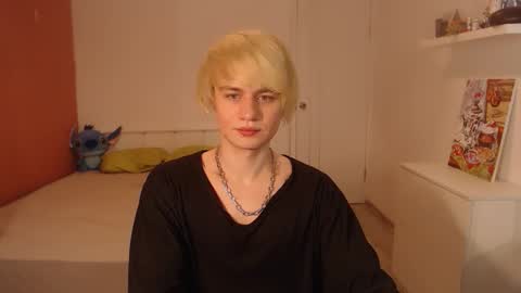 Snapshot of oliver_sweet_ chatting on September 24, 2025, 1:42 am Oliver online show from September 24, 2025, 1:42 am