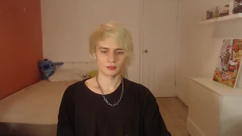 Snapshot of oliver_sweet_ chatting on October 20, 2025, 1:39 am Oliver online show from October 20, 2025, 1:39 am