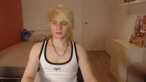 Snapshot of oliver_sweet_ chatting on November 1, 2025, 12:56 am Oliver online show from November 1, 2025, 12:56 am