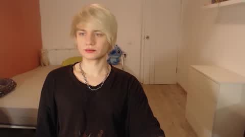 Snapshot of oliver_sweet_ chatting on November 20, 2025, 2:12 am Oliver online show from November 20, 2025, 2:12 am