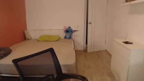 Snapshot of oliver_sweet_ chatting on November 22, 2025, 2:10 am Oliver online show from November 22, 2025, 2:10 am