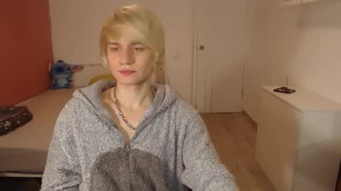 Snapshot of oliver_sweet_ chatting on November 30, 2025, 2:37 am Oliver online show from November 30, 2025, 2:37 am