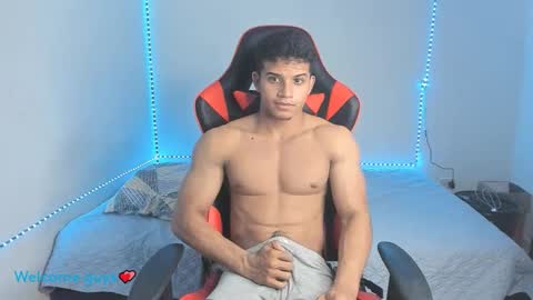 Snapshot of oliver_thompsson chatting on December 12, 2024, 11:58 pm oliver thompsson online show from December 12, 2024, 11:58 pm