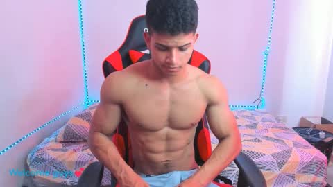 Snapshot of oliver_thompsson chatting on January 2, 2025, 5:39 pm oliver thompsson online show from January 2, 2025, 5:39 pm