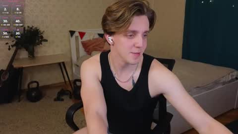 Snapshot of oliver_travis chatting on February 13, 2025, 11:37 pm Oliver Evans online show from February 13, 2025, 11:37 pm