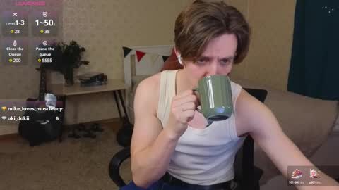 Snapshot of oliver_travis chatting on February 28, 2025, 12:32 am Oliver Evans online show from February 28, 2025, 12:32 am