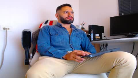 oliver online show from December 22, 2025, 12:24 pm