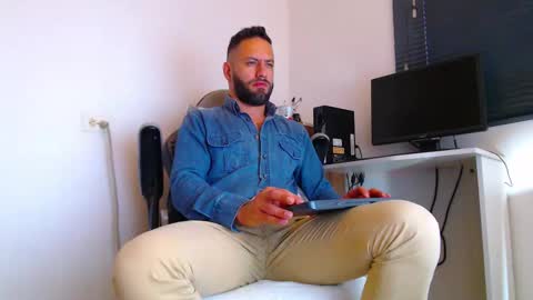 oliver online show from February 11, 2026, 4:45 pm