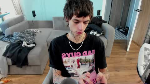 oliverrgroove online show from December 4, 2024, 8:23 am