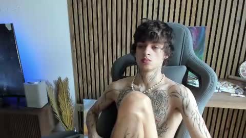Snapshot of oliverrgroove chatting on June 26, 2026, 12:09 pm oliverrgroove online show from June 26, 2026, 12:09 pm