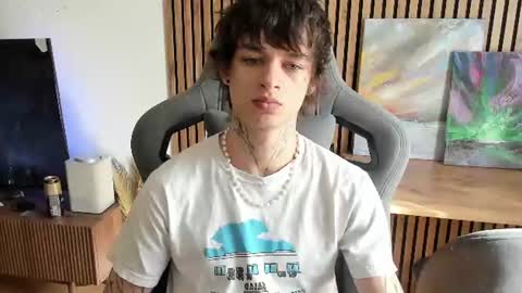 Snapshot of oliverrgroove chatting on July 1, 2026, 6:26 am oliverrgroove online show from July 1, 2026, 6:26 am