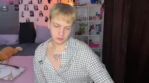 oliver online show from November 14, 2025, 8:57 am