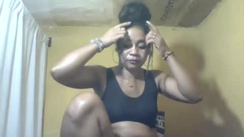 olivia9794 online show from June 12, 2026, 8:52 pm