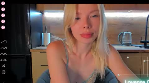 Olivia 3 online show from June 25, 2026, 9:41 pm