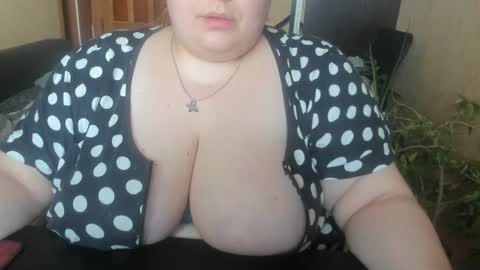 Snapshot of olivia_bud_gold chatting on November 23, 2025, 11:21 am Olivia Gold online show from November 23, 2025, 11:21 am