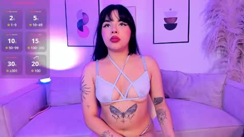 olivia_dluxe online show from June 8, 2026, 2:06 pm