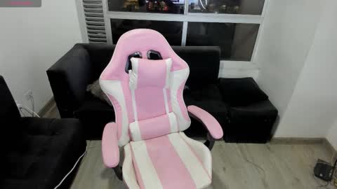 olivia_martine online show from January 15, 2026, 3:33 am