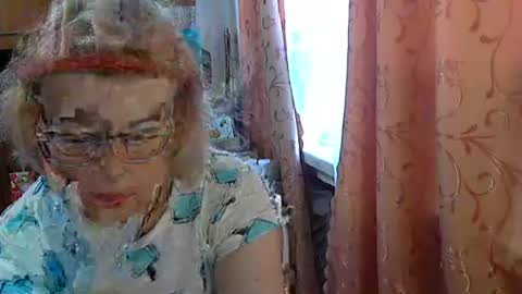 Snapshot of olivia_mia25 chatting on June 10, 2026, 7:29 am Olivia Mia online show from June 10, 2026, 7:29 am