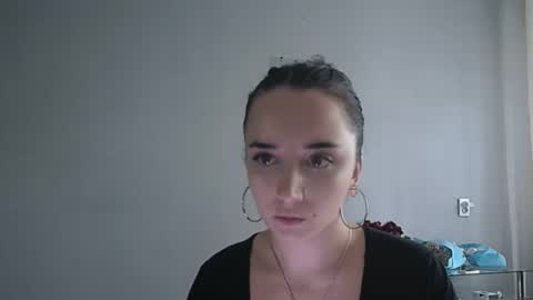 Olivia online show from October 23, 2025, 1:21 pm