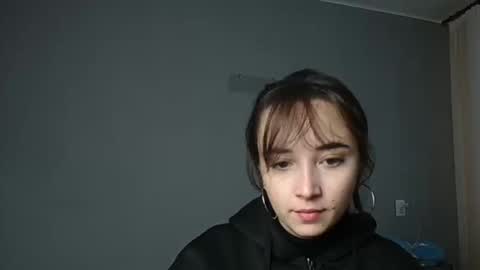 Olivia online show from November 22, 2025, 10:25 am