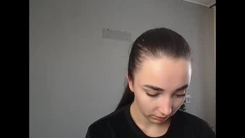 Snapshot of olivia_oliv chatting on February 10, 2026, 8:51 am Olivia online show from February 10, 2026, 8:51 am