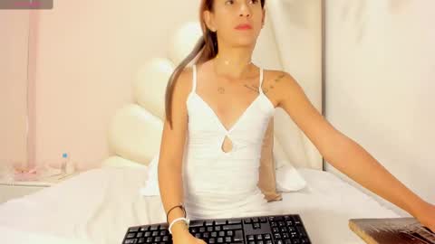 Snapshot of olivia_stevens_ chatting on February 16, 2025, 9:27 pm Olivia online show from February 16, 2025, 9:27 pm