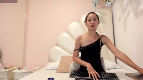 Snapshot of olivia_stevens_ chatting on February 26, 2025, 8:00 pm Olivia online show from February 26, 2025, 8:00 pm