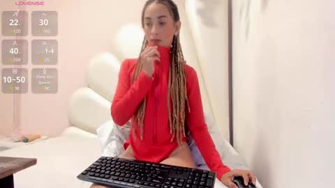Snapshot of olivia_stevens_ chatting on February 28, 2025, 8:39 pm Olivia online show from February 28, 2025, 8:39 pm
