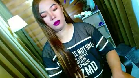 Snapshot of olivia_the_temptress27 chatting on April 26, 2026, 8:23 am Miss OLIVIA online show from April 26, 2026, 8:23 am