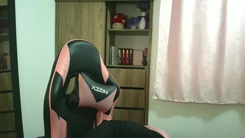 Olivia online show from November 21, 2025, 1:10 pm