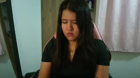 Snapshot of olivia_watson_ chatting on April 8, 2026, 12:27 pm Olivia online show from April 8, 2026, 12:27 pm