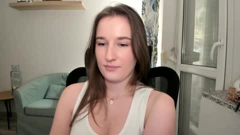 Oliwiaa2004 online show from January 12, 2025, 7:53 pm