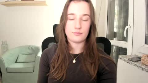 Oliwiaa2004 online show from February 28, 2025, 5:26 pm